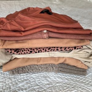 🤩Kind of a mystery Neutrals stack! 7 items🤩